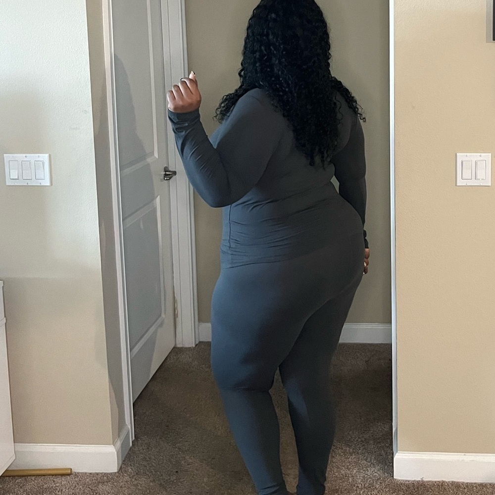 Ash Grey Microfiber Leggings Set - Picture 2 of 5